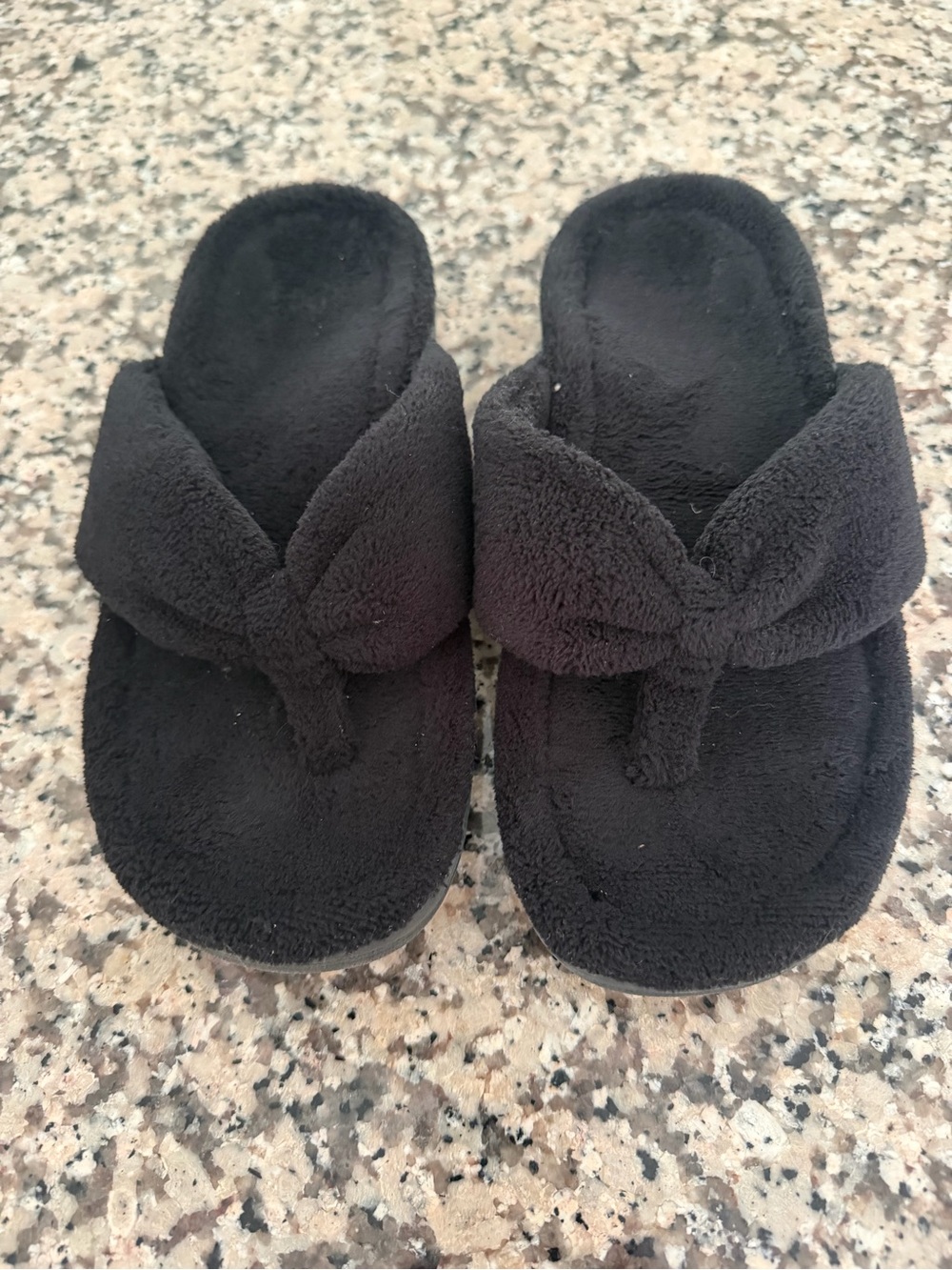Vionic Black Plush Flip Flop Slippers